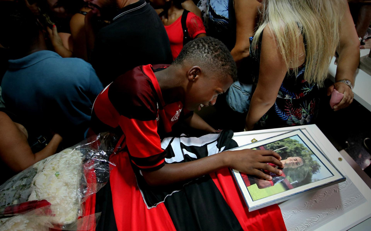 Condenan al Flamengo a pagar indemnización por muerte de futbolista juvenil en incendio en su sede