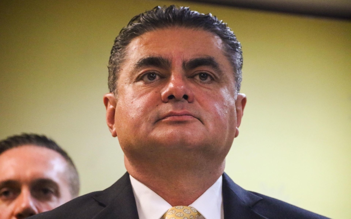 Diputado Luis Espinosa Cházaro renuncia al PRD: ‘ya no creo en liderazgo de Zambrano’