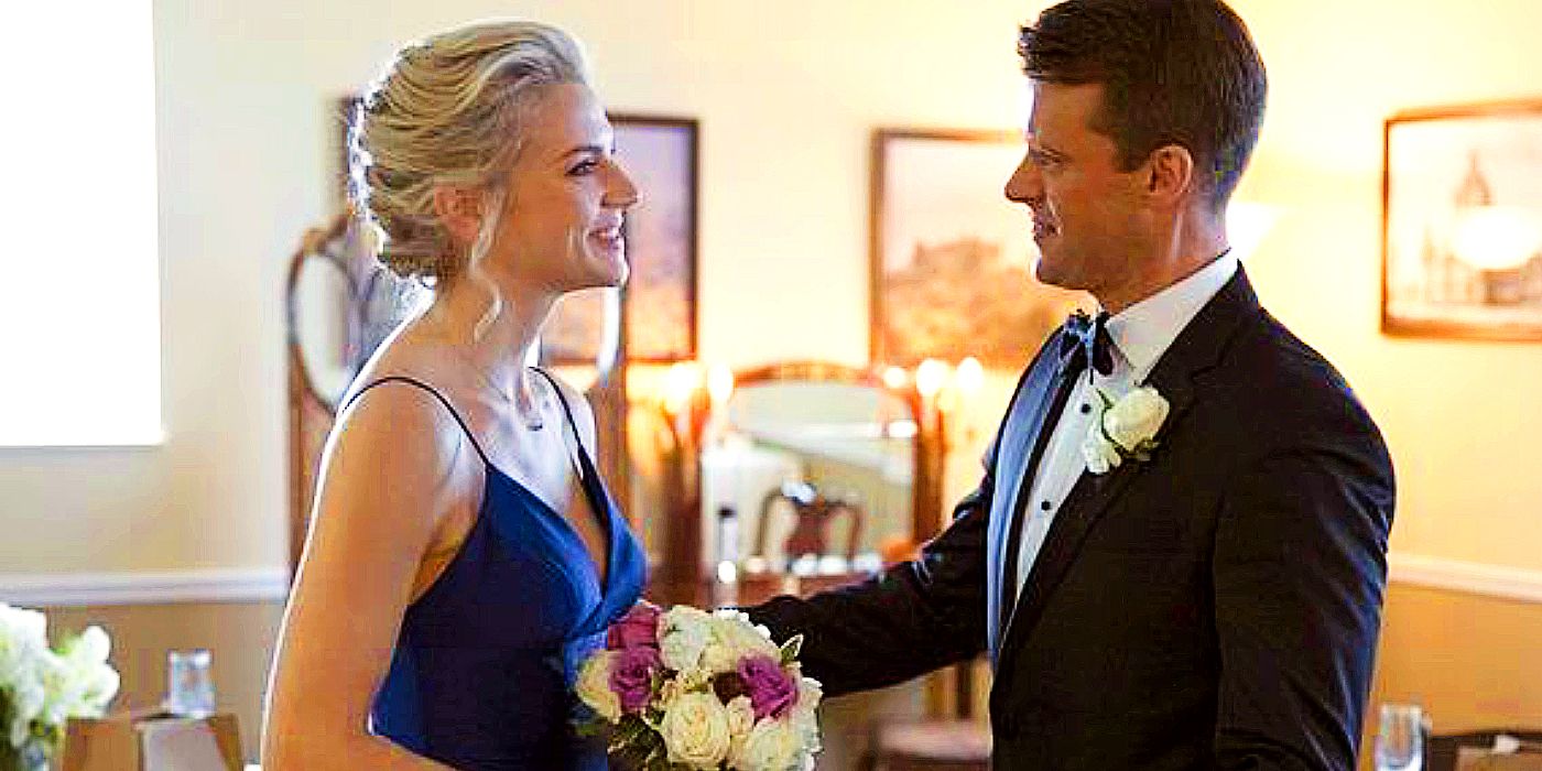 El actor de Chicago Fire revela los muchos vestidos de novia de Brett antes de la boda de ella y Casey