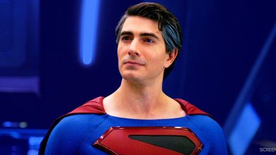El creador del Arrowverse se burla del programa de la secuela de Superman de Brandon Routh 5 años después de su aparición en Crisis en Tierras Infinitas