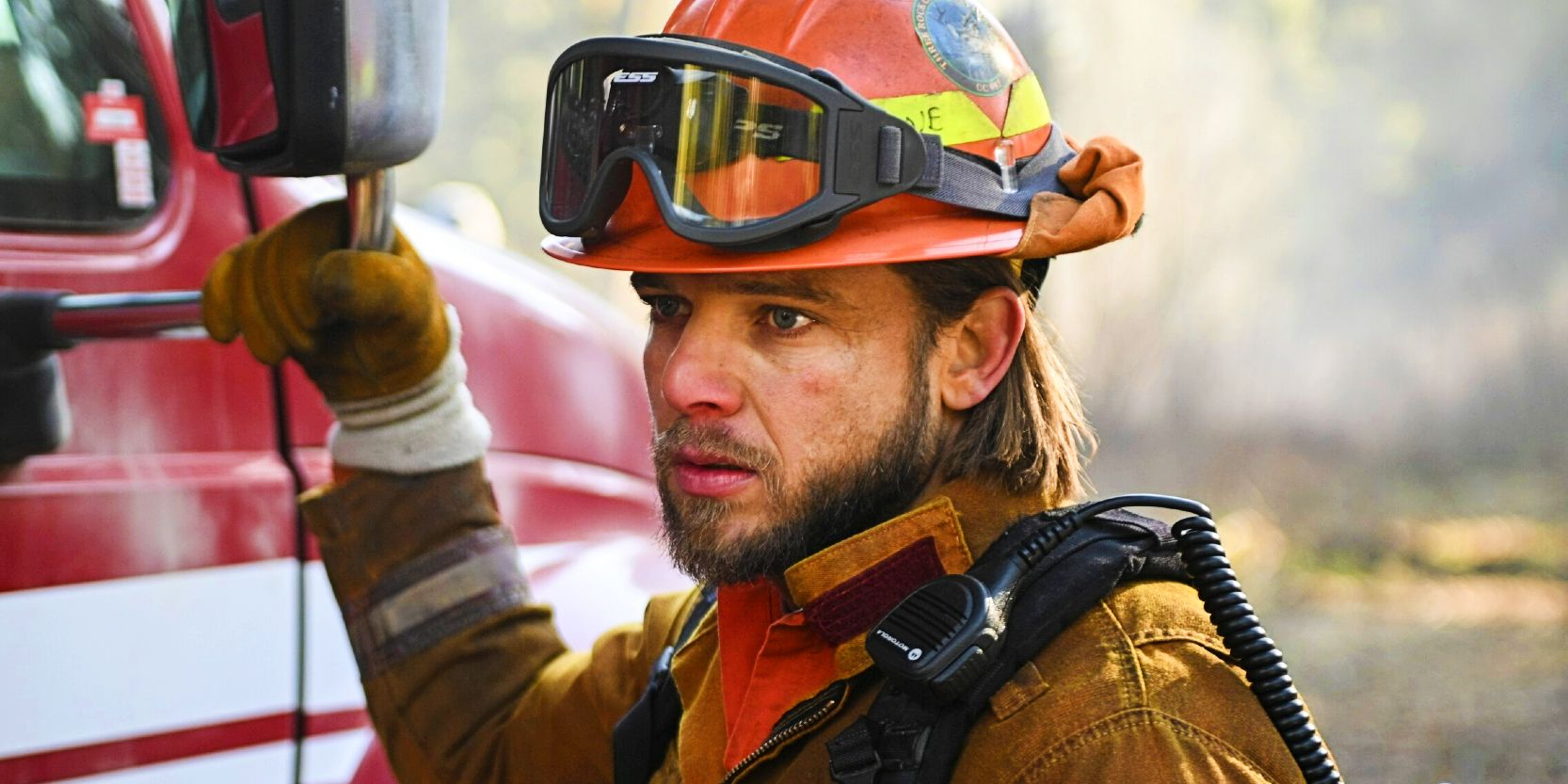 El regreso del bombero de Bode en la temporada 2 de Fire Country recibe una provocación cautelosa del cocreador y estrella