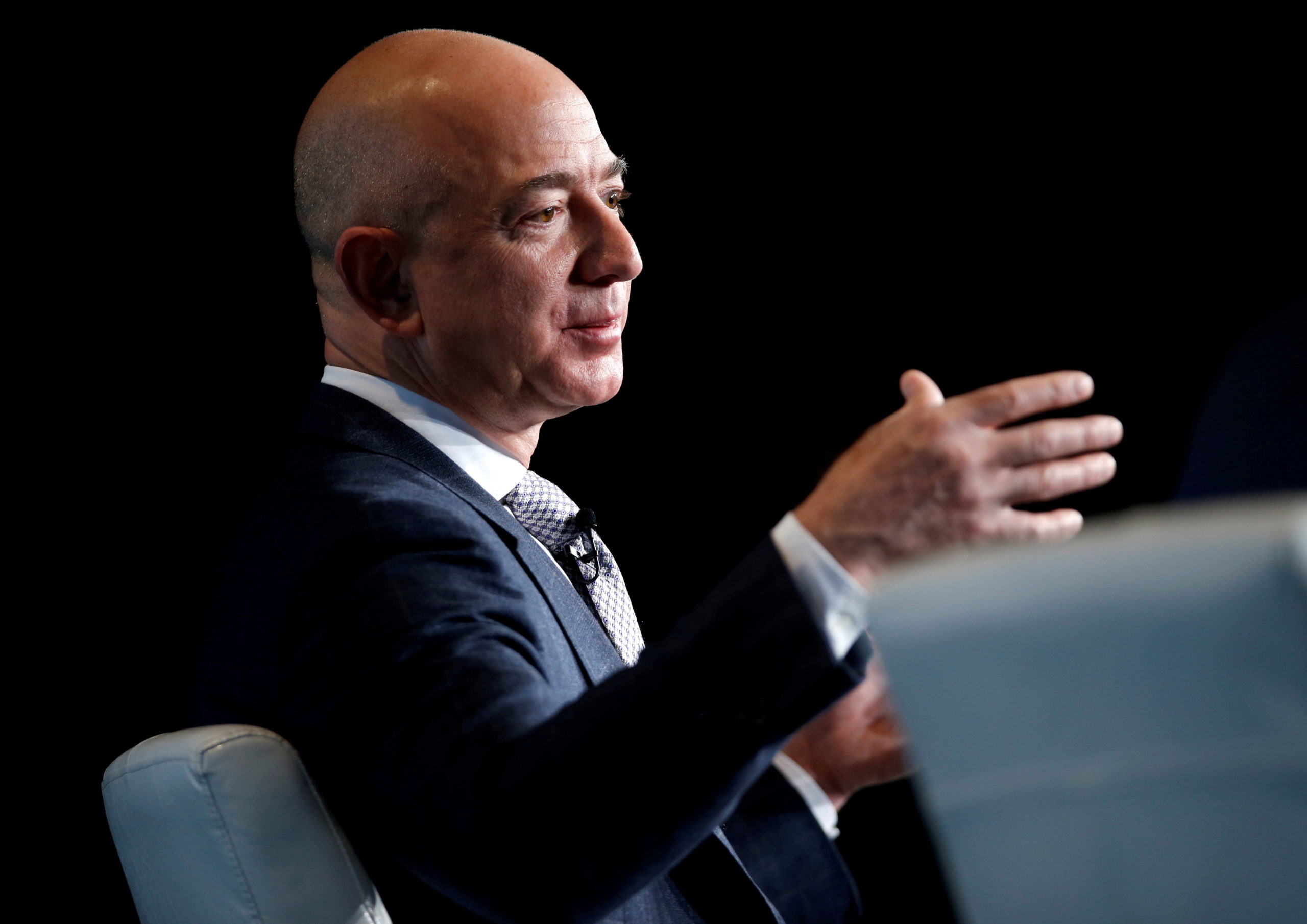 Jeff Bezos vende unos 2,000 millones de dólares en acciones de Amazon