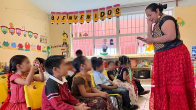 'Kelly Tehuanita', la maestra zapoteca que revive su lengua en las aulas para que no muera