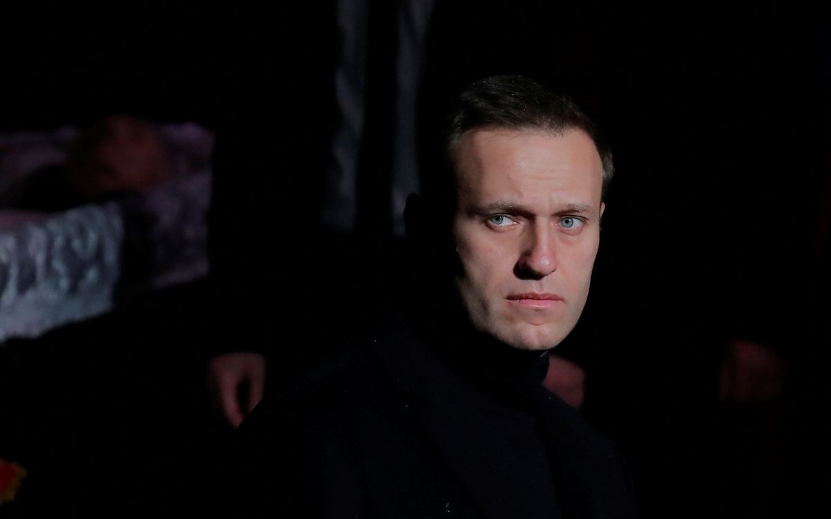 Kremlin dice desconocer la causa de muerte de Navalni; Nobel de la Paz la califica de asesinato
