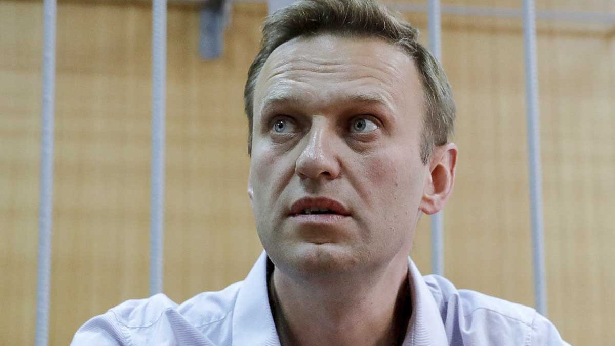 Kremlin dice que continúa investigación sobre muerte de Navalni; niegan entrega del cadáver
