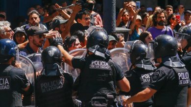 'Nos va a dejar a todos en la calle': manifestantes argentinos