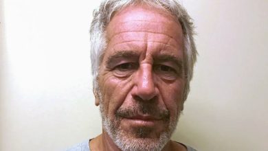 Por 'dar la espalda a las víctimas', 12 denunciantes de Epstein demandan al FBI