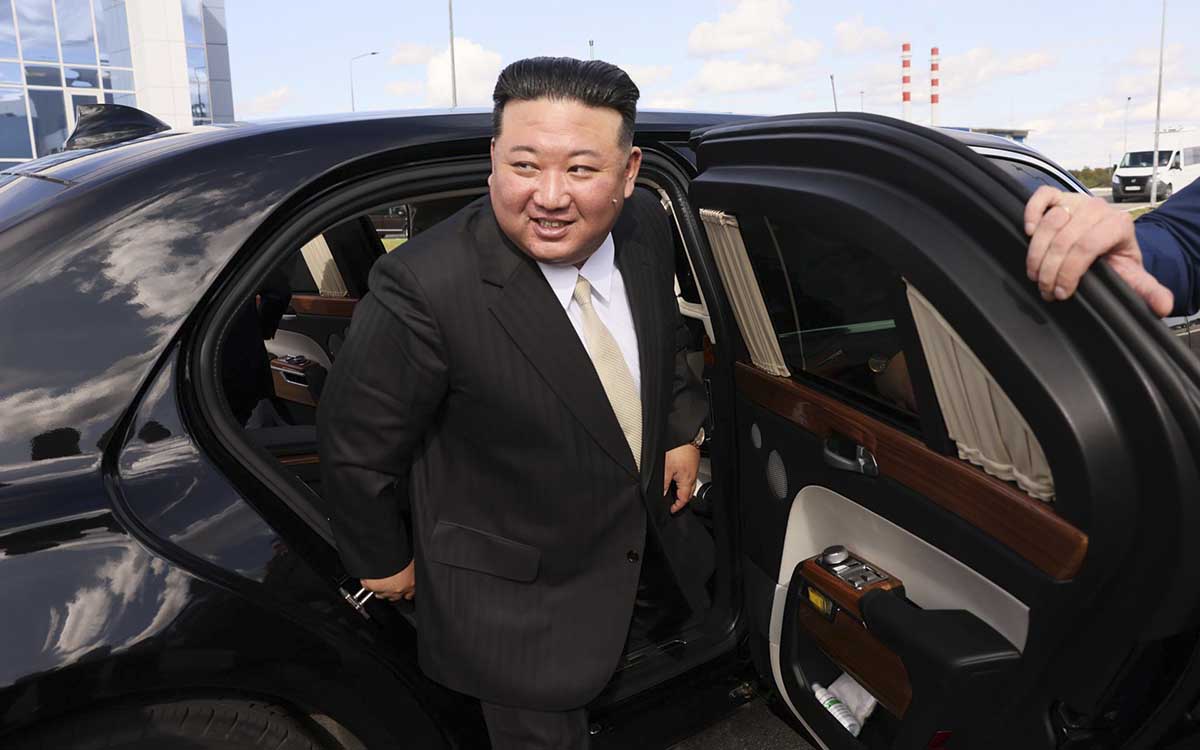 Putin regaló a Kim Jong-un un coche ruso de alta gama, confirma el Kremlin