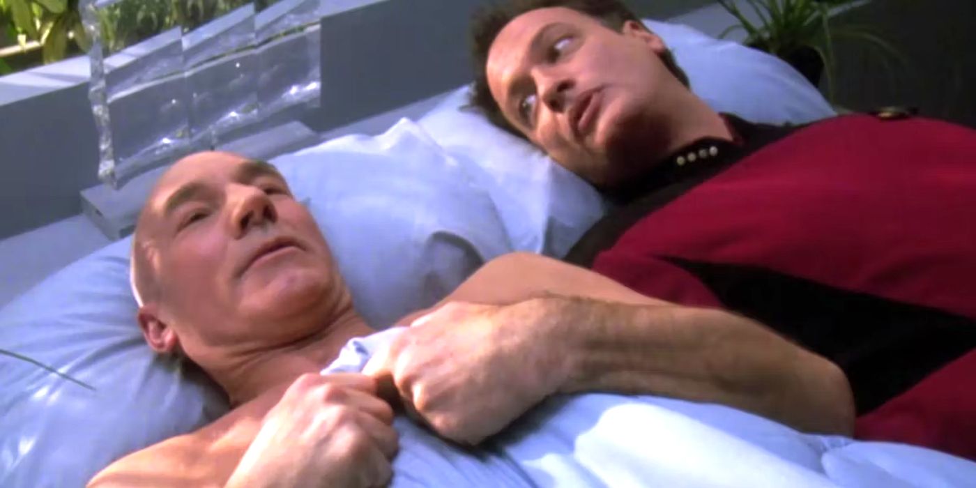 Q estaba “enamorado de Picard”, dice Star Trek: escritor de TNG