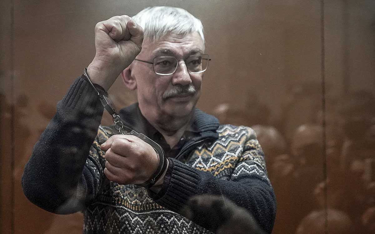 Rusia condena a dos años y medio de cárcel a Oleg Orlov, líder de Memorial y Nobel de Paz en 2022