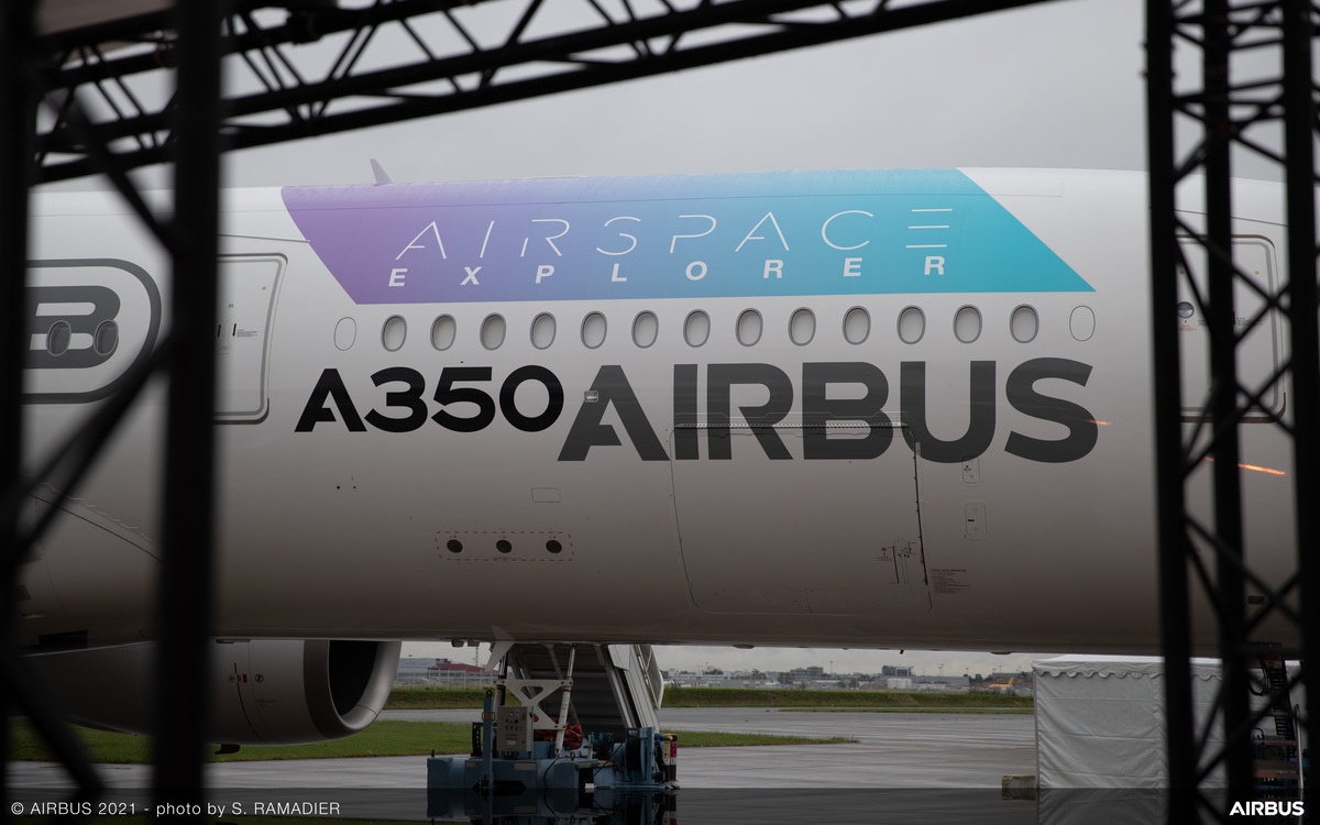 Airbus recibe pedidos por 65 aviones de dos principales clientes asiáticos de Boeing