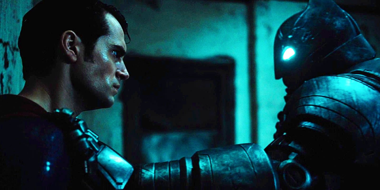 BVS de Zack Snyder casi obtuvo calificación R porque la MPAA dijo: "Simplemente no nos gusta la idea de que Batman luche contra Superman"