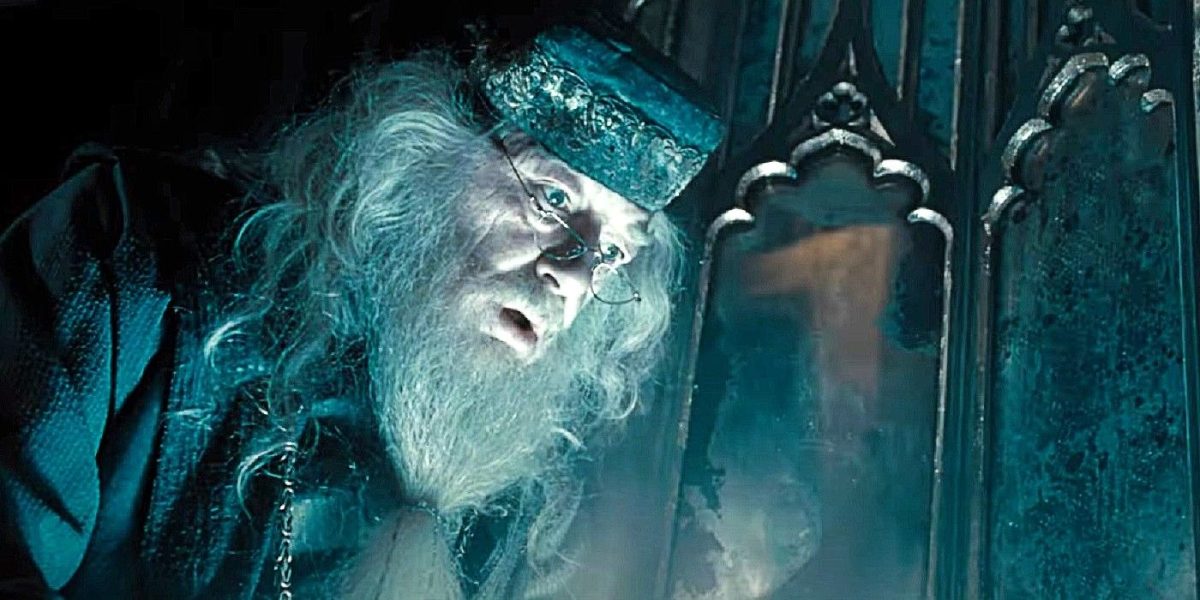 El detalle oculto de Harry Potter y el príncipe mestizo revela hilarantemente dónde consiguió Dumbledore sus botellas de pensadero