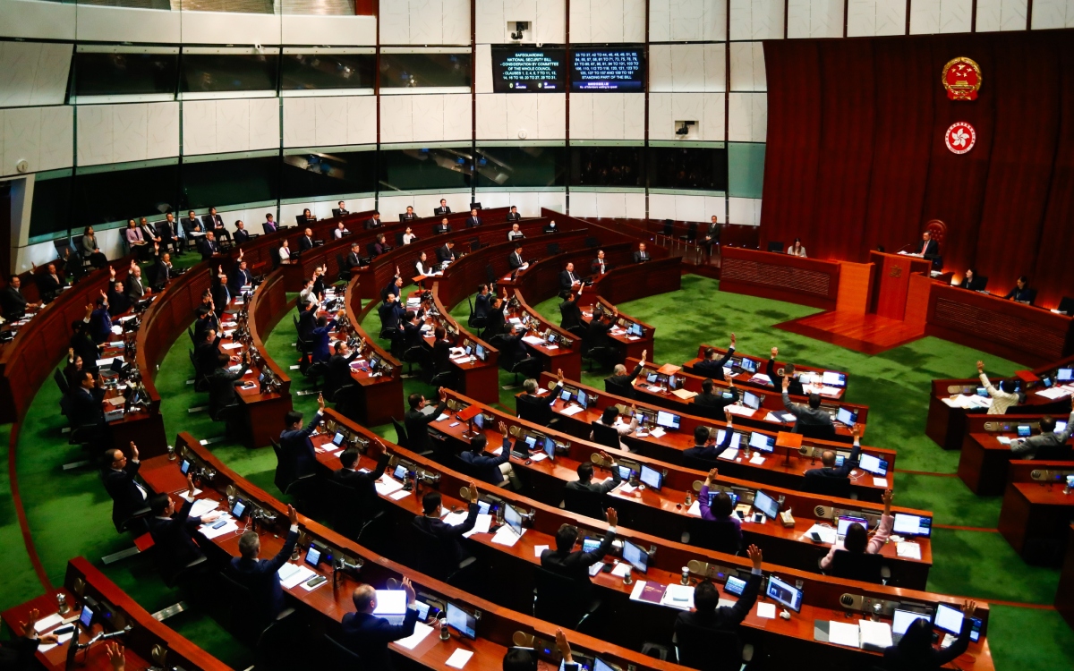 Hong Kong aprueba ley de seguridad que podría recortar libertades