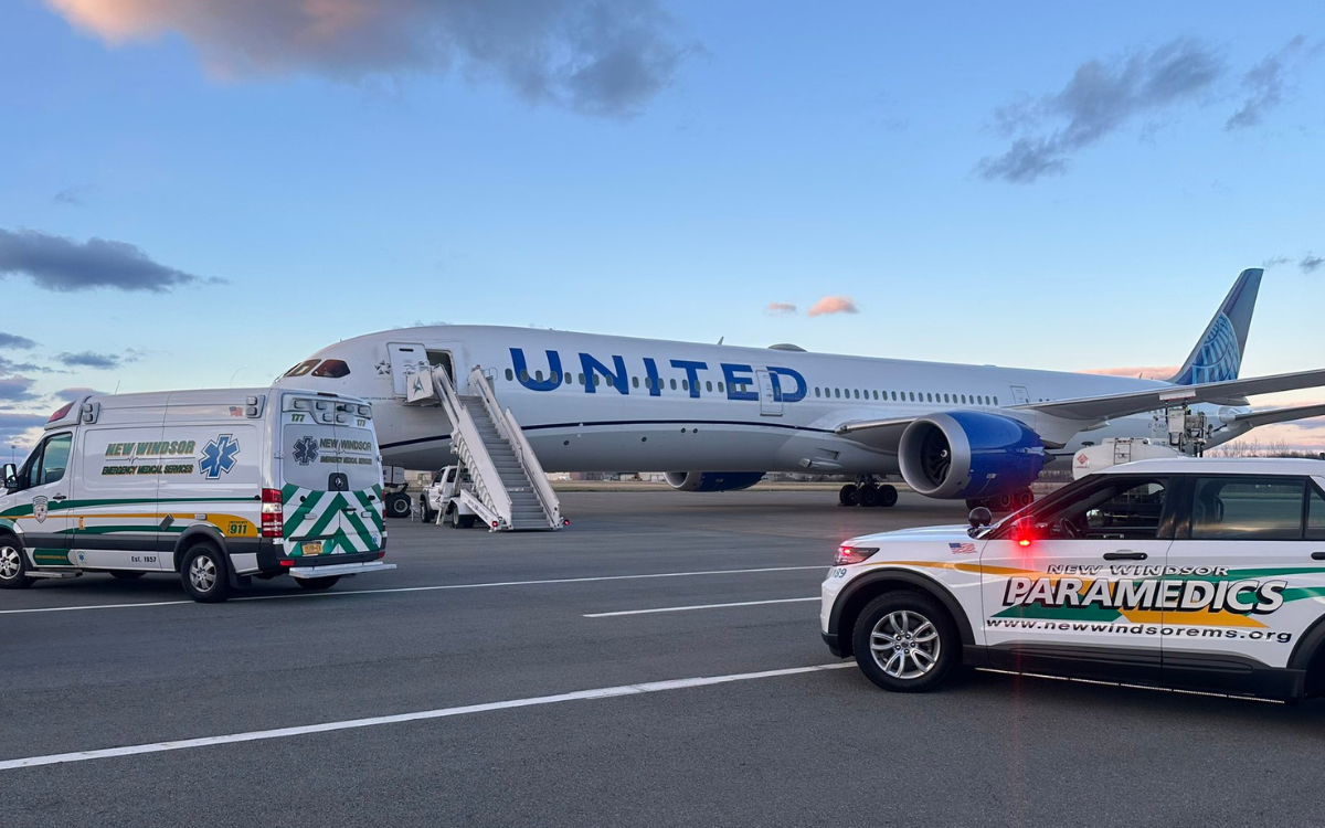 Reportan heridos tras aterrizaje de emergencia de vuelo de United en NY | Video