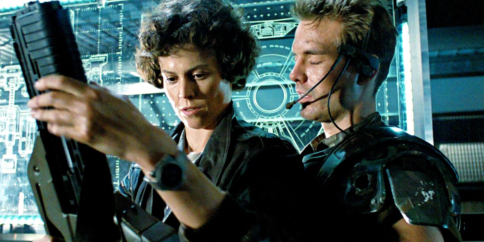 Ripley de Aliens está adornada con armas junto a huevos que abrazan la cara