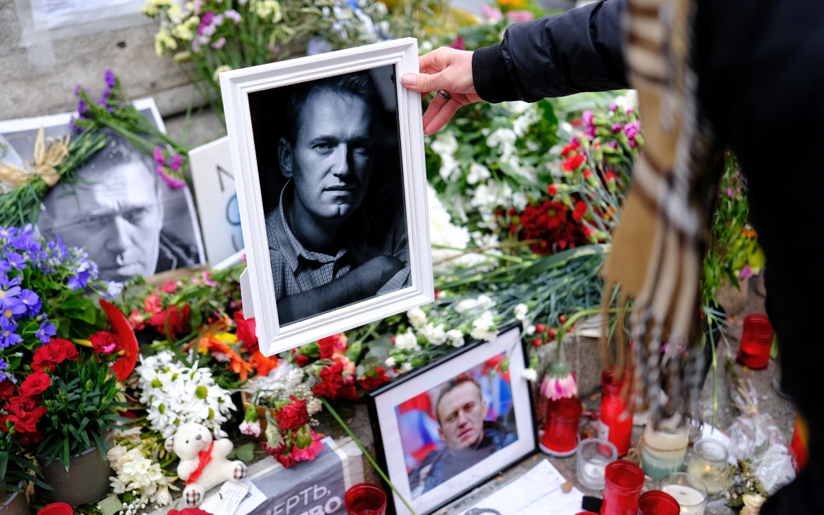 UE acuerda sancionar a 30 personas y entidades por muerte de Navalni
