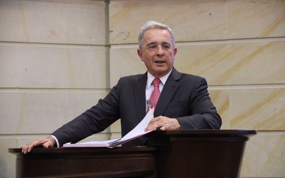 Álvaro Uribe califica de ‘venganza política’ acusación de fraude procesal