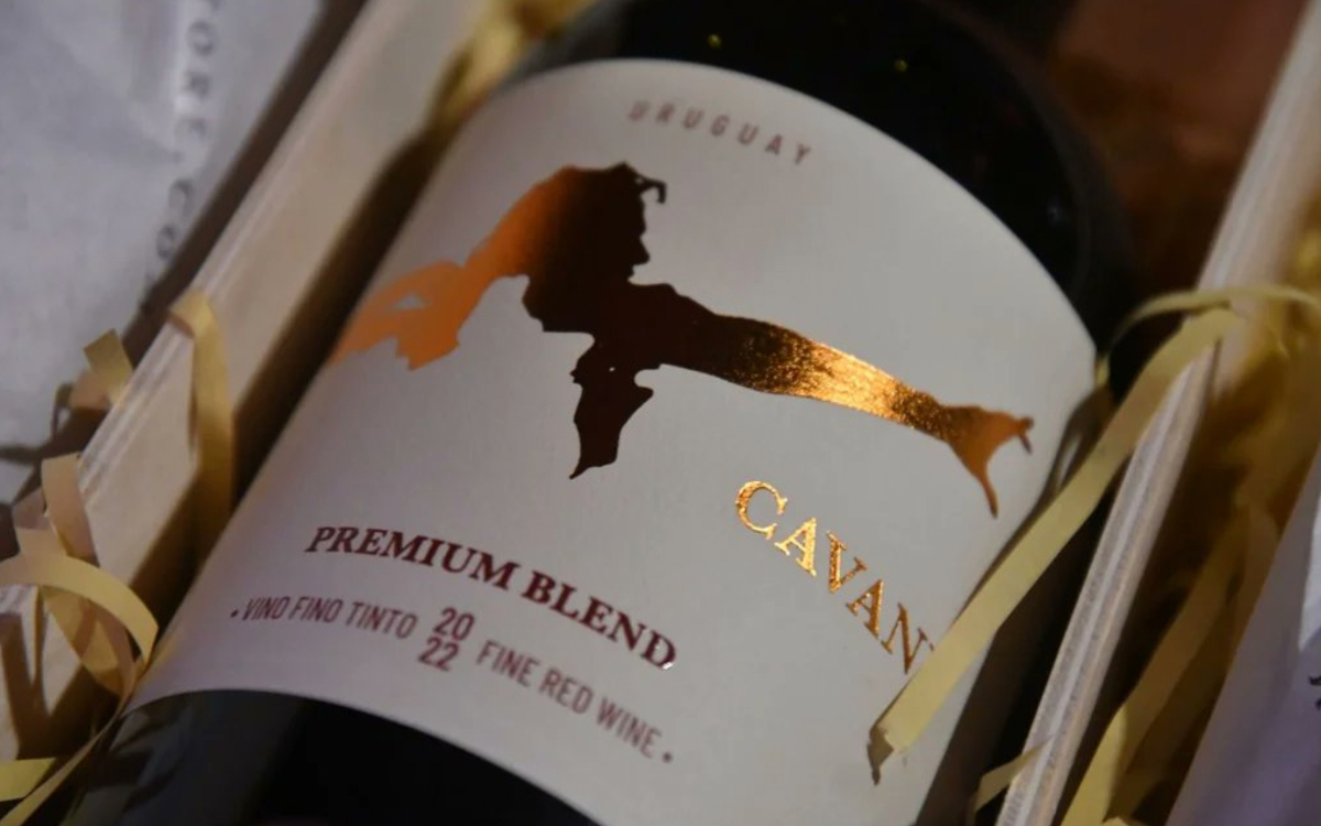 Así presentó Edinson Cavani su propia marca de vinos de mesa | Video