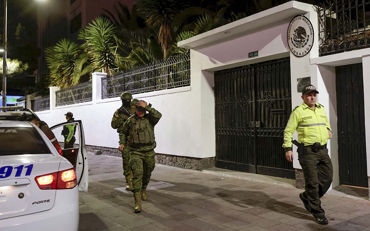 El jefe de la diplomacia europea condena la ‘violación’ de la embajada de México en Ecuador