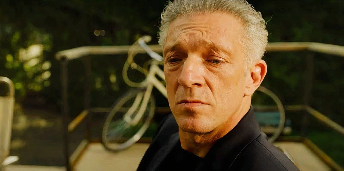 Tráiler de The Shrouds: el director David Cronenberg regresa al terror y monitorea a los muertos en el primer avance