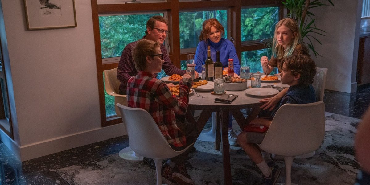 The Present Review: Isla Fisher y Greg Kinnear se separan en una comedia en bucle de tiempo familiar mediocre