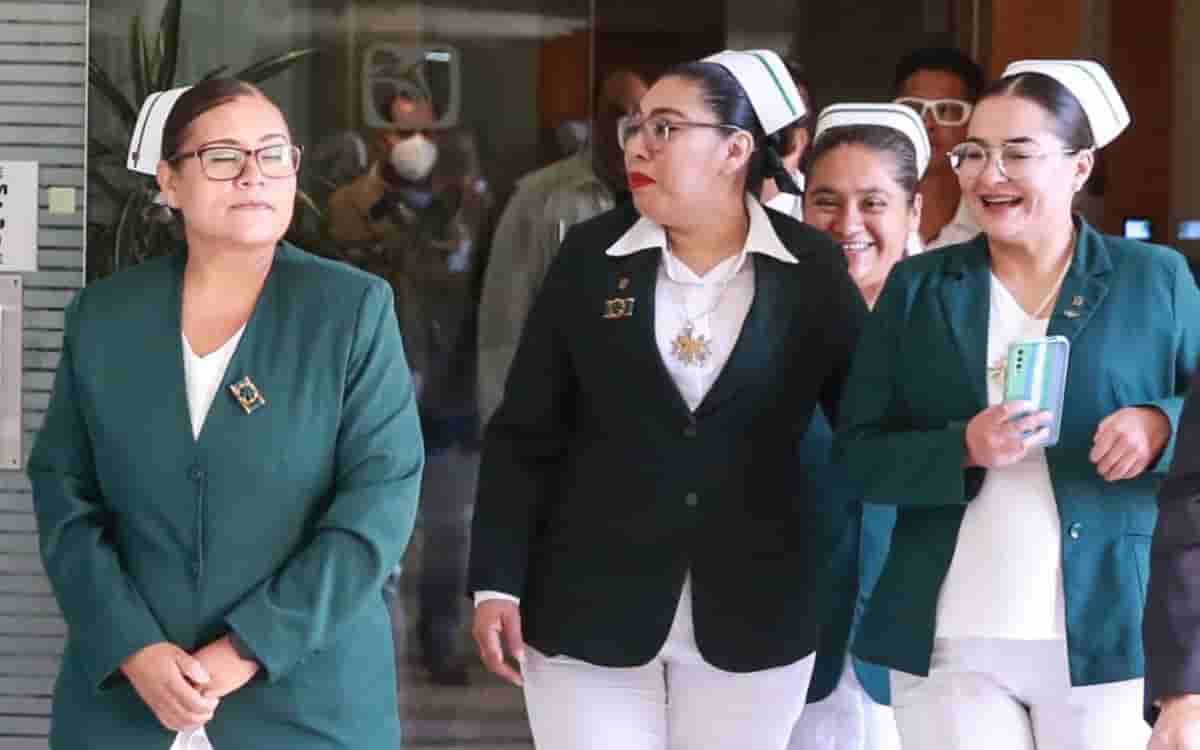 IMSS lanza convocatoria para enfermeras y enfermeros; hay más de 5 mil plazas