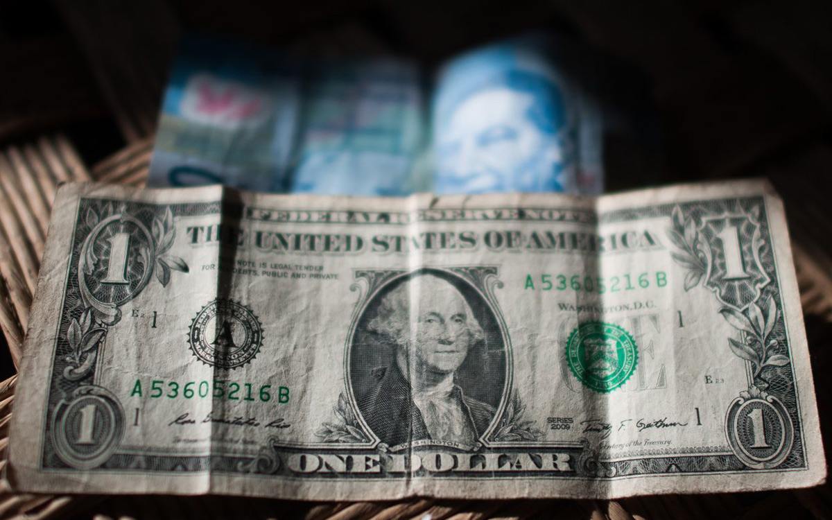 El dólar se dispara tras conferencia sobre el Plan C de Morena