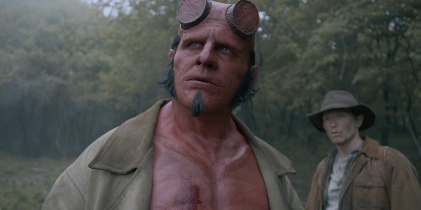 El tráiler de Hellboy: The Crooked Man presenta a un nuevo actor principal y plantea el misterio de una película de terror