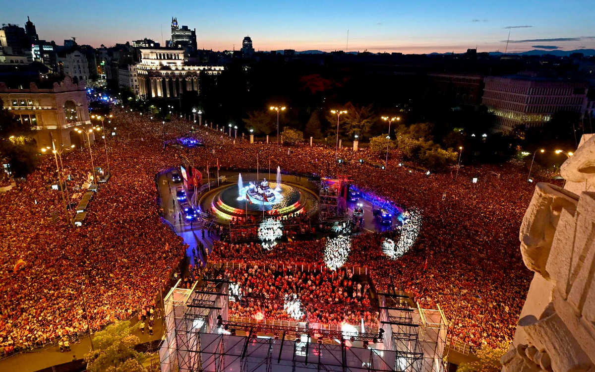 Celebran miles la Euro de España en Madrid