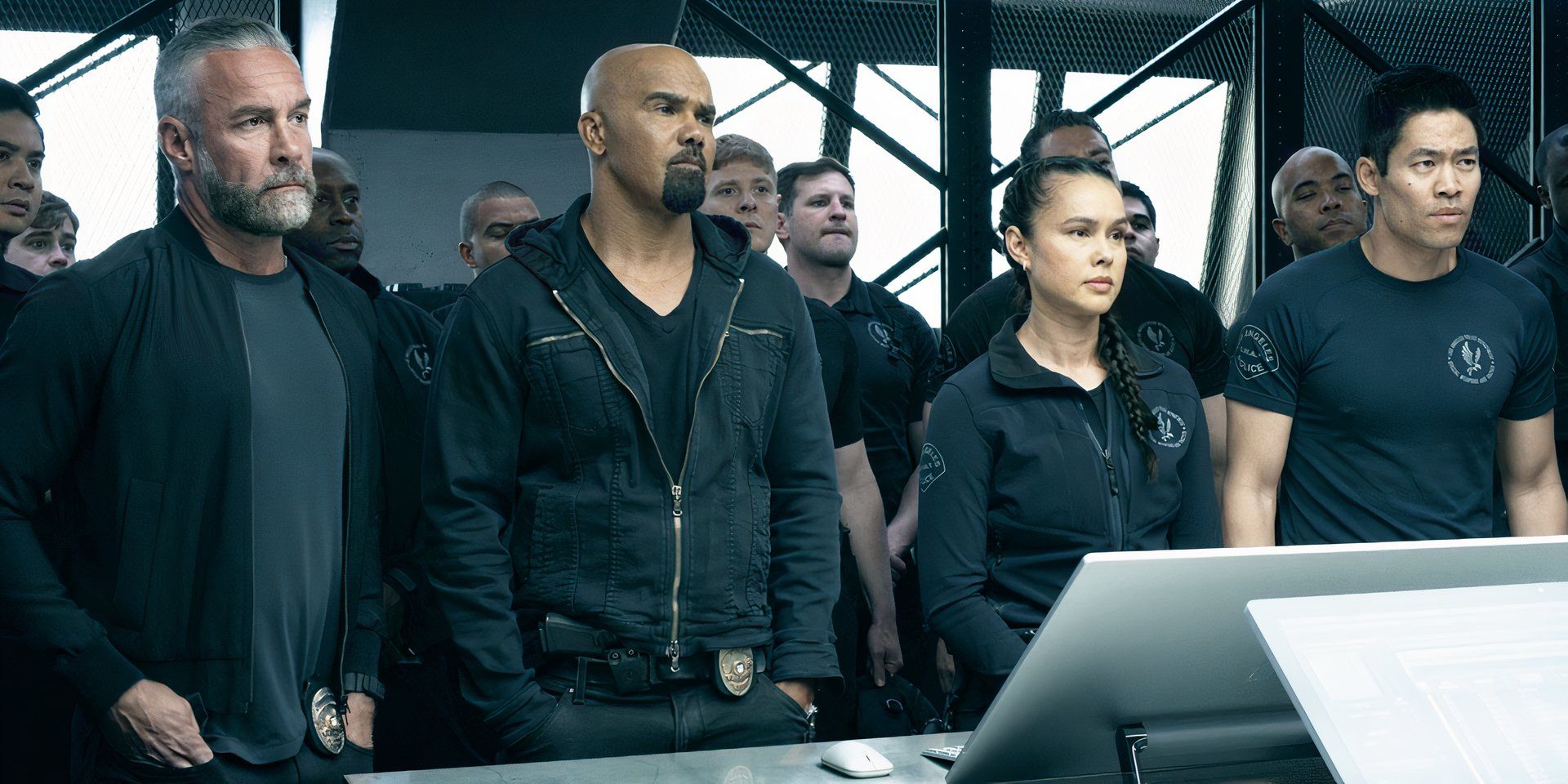 El showrunner aborda el regreso de los personajes del final de la temporada 7 de SWAT