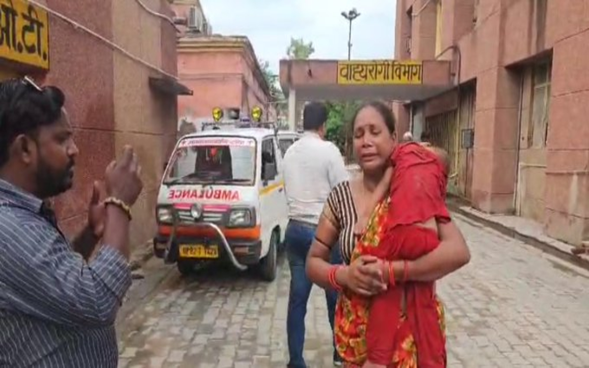 Estampida durante evento religioso en India deja 87 muertos | Imágenes sensibles