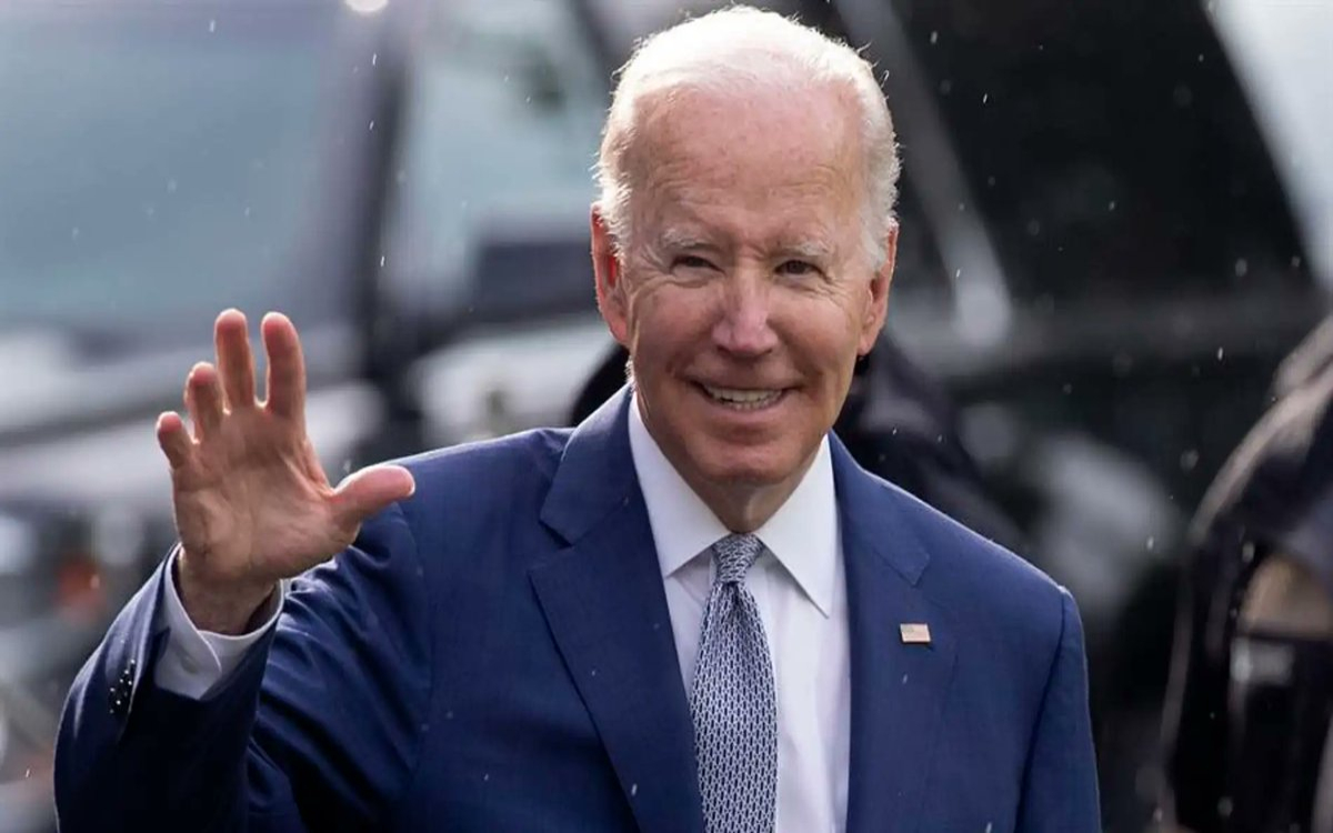 Joe Biden exonera deuda estudiantil a 35 mil trabajadores del sector público