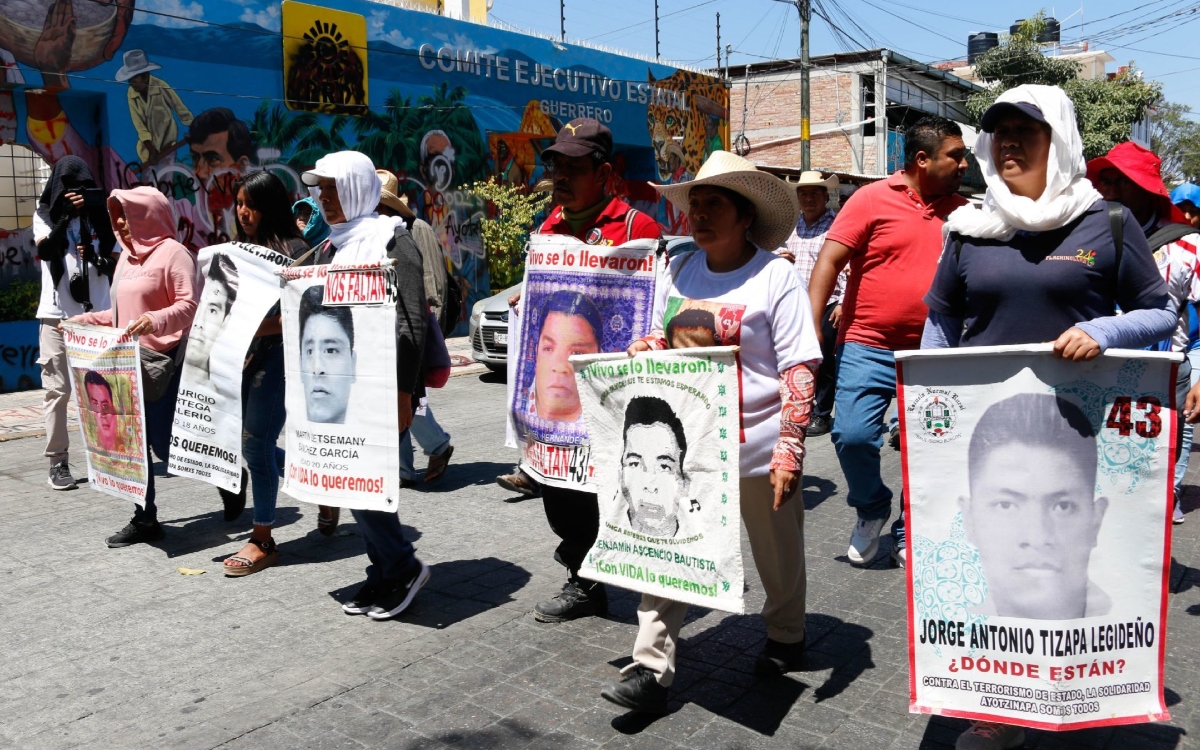 Medina y autoridades acompañan tareas de búsqueda de los 43 normalistas en Iguala