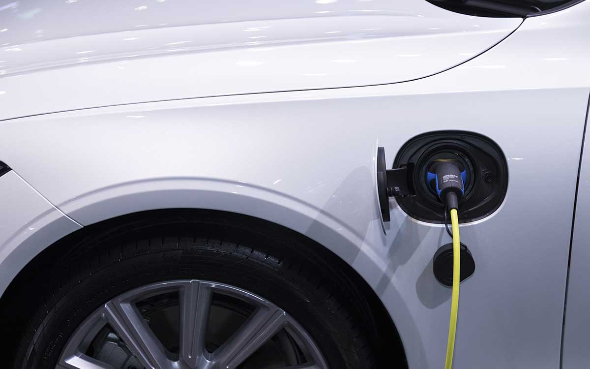 Ordenan a CFE publicar los puntos de carga para autos eléctricos