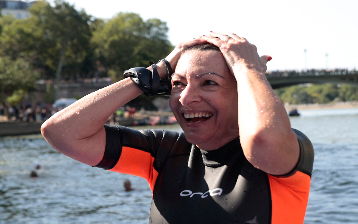 París 2024: Anne Hidalgo nada en el río Sena para probar su limpieza | Fotogalería y video