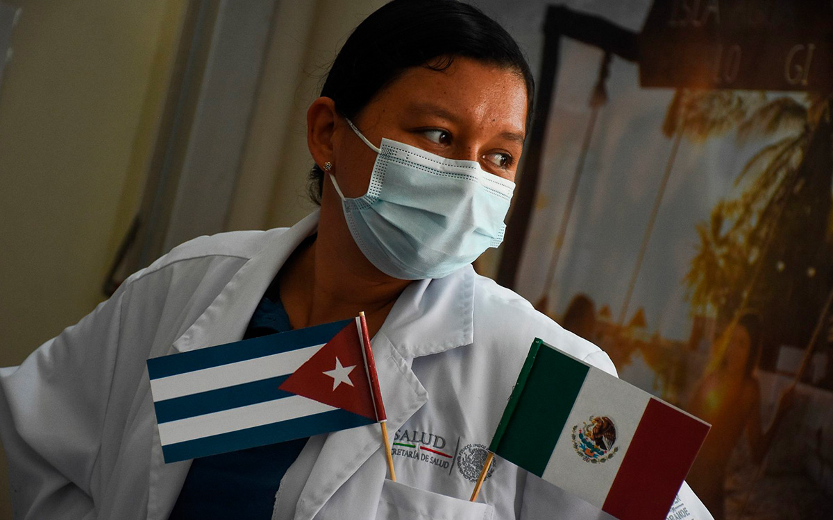 Sheinbaum anticipa que médicos de Cuba continuarán en México