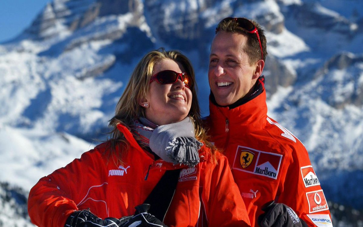 Sustrae ex guardia de seguridad material para extorsionar a la familia de Michael Schumacher