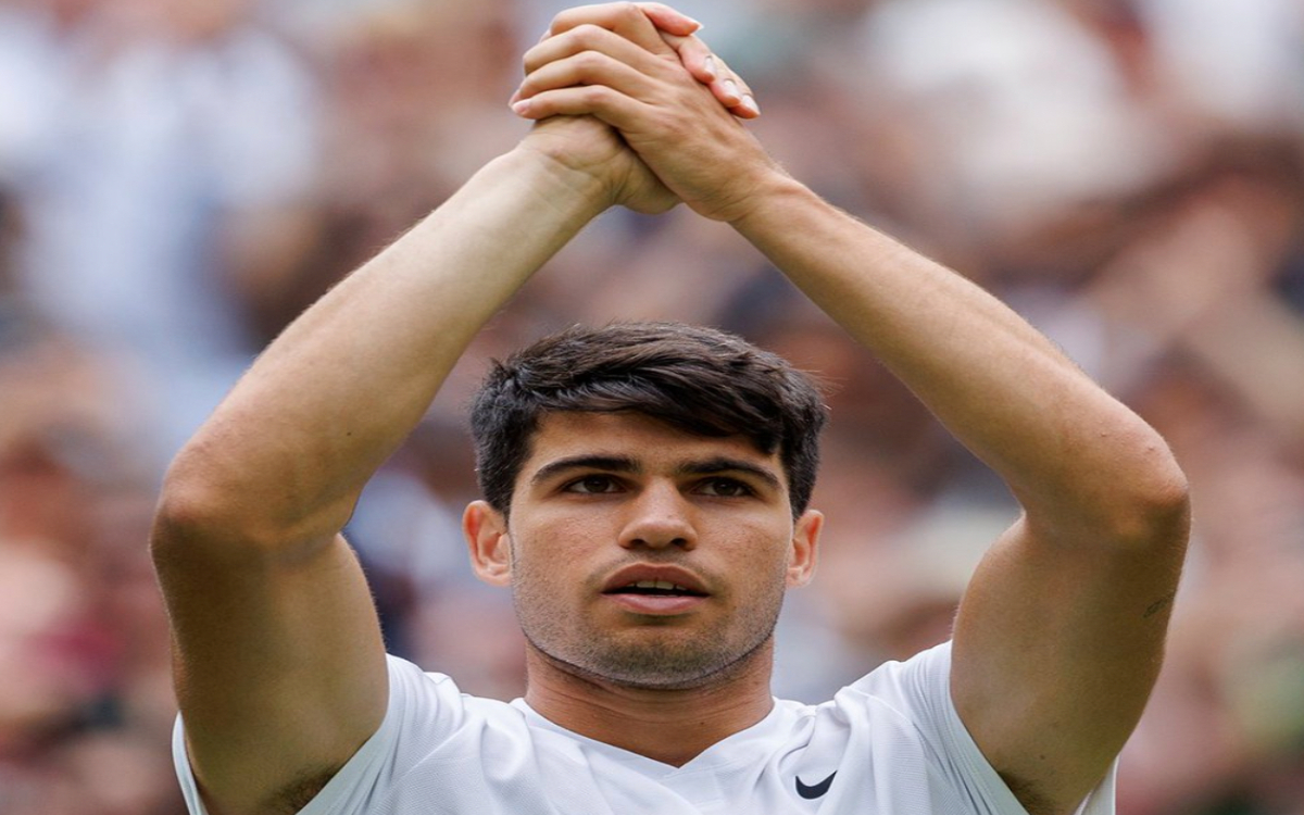 Wimbledon 2024: Inicia Alcaraz la defensa del título con victoria sin mayores problemas | Video