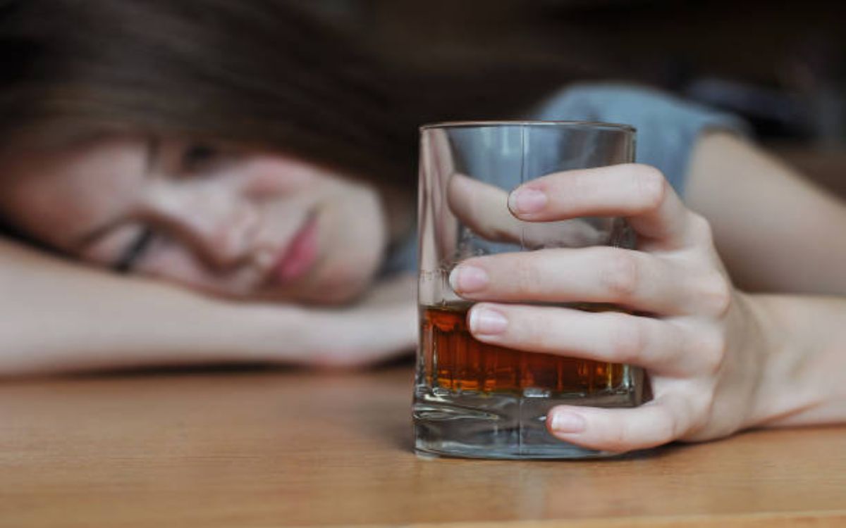 ¿Qué estados en México lideran casos de enfermedades por alcoholismo entre mujeres?