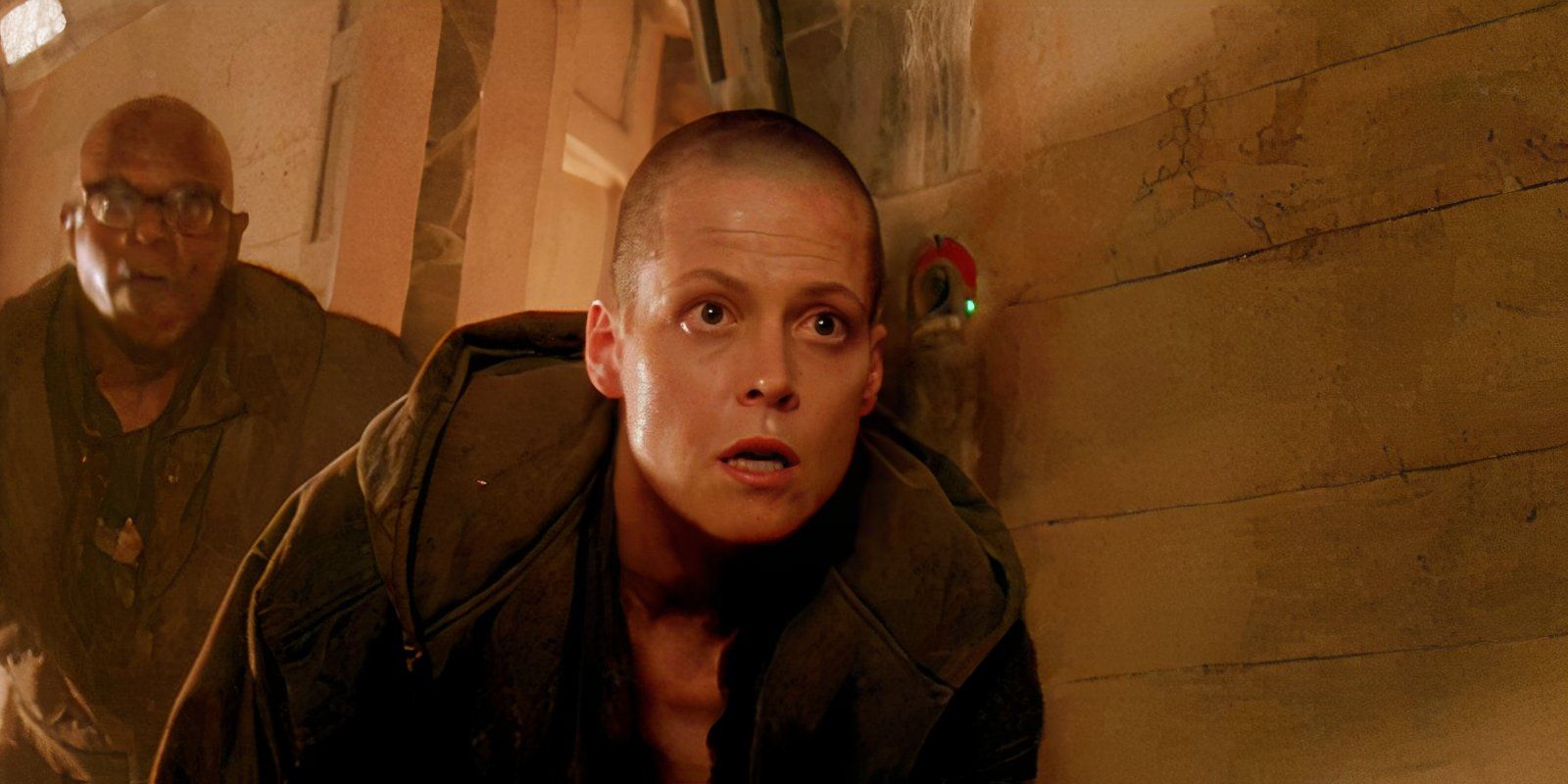 “Muy idiota”: Sigourney Weaver reflexiona con franqueza sobre la interferencia del estudio en Alien 3