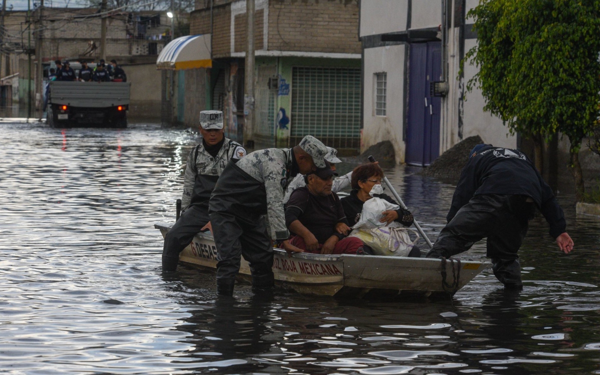 Chalco continúa inundado; instalan bombas adicionales para reforzar bombeo