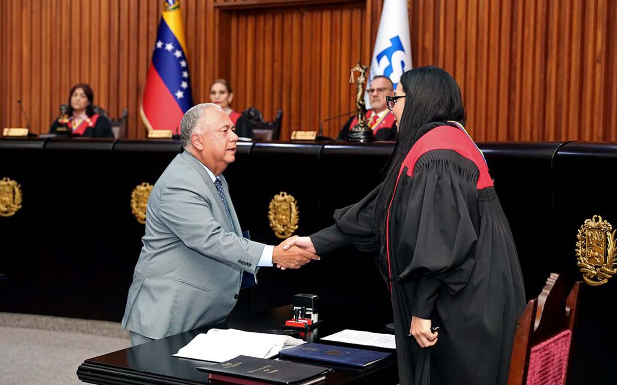 Consejo electoral de Venezuela entrega al Tribunal Supremo las actas de las elecciones presidenciales