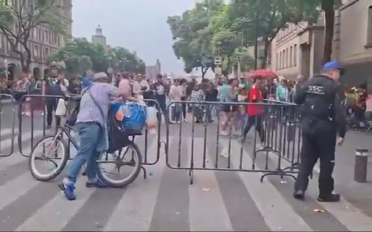 Taquero arrojó tacos y salsa a policía en centro de CDMX | Video