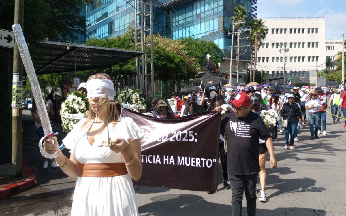 Trabajadores del PJF marchan en Cuernavaca contra la Reforma Judicial