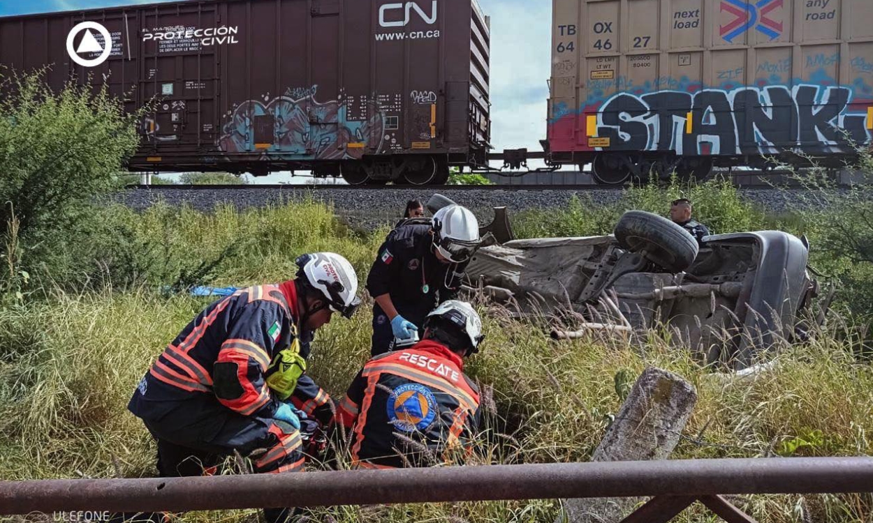 Tren embiste auto en Querétaro; hay 4 muertos