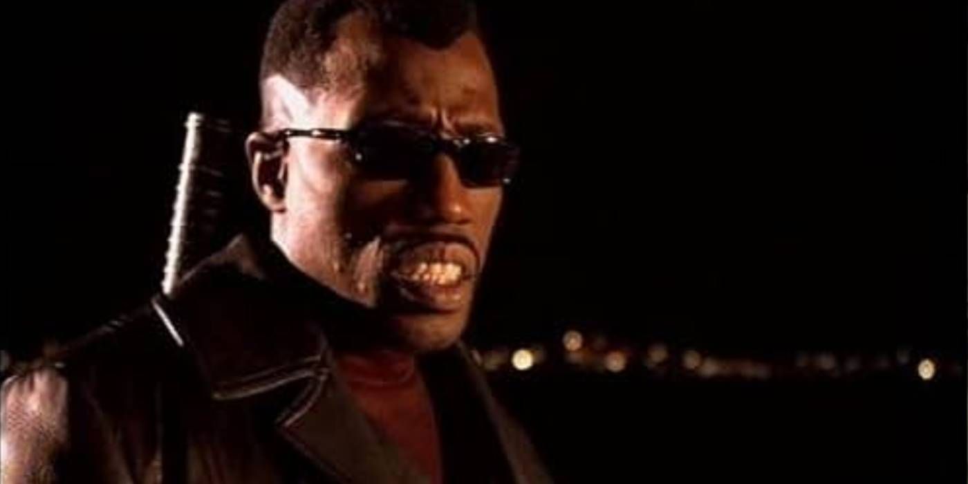 Wesley Snipes reacciona tras romper un récord mundial Guinness con una cuchilla