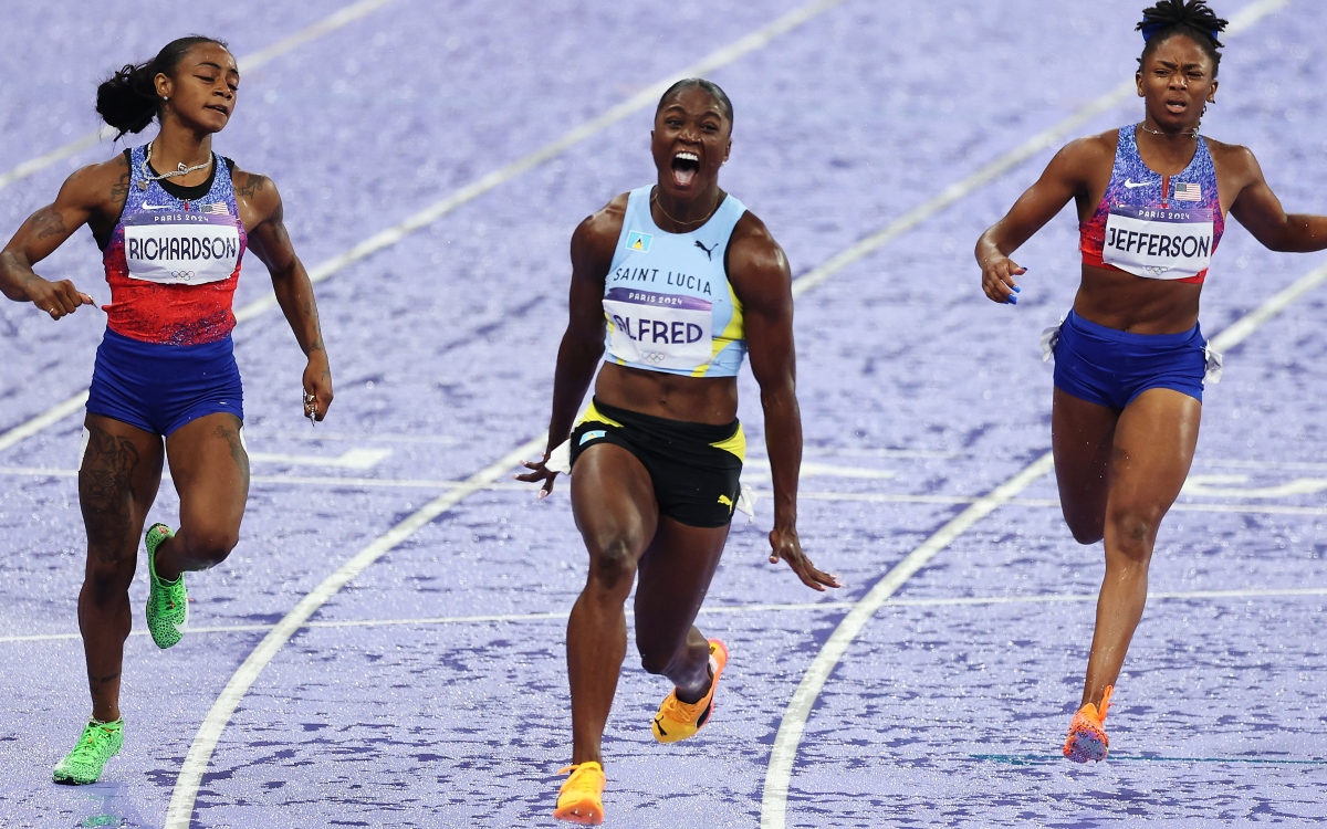 ¡Histórico! Velocista de Santa Lucía consigue la primera medalla olímpica de su nación | Video