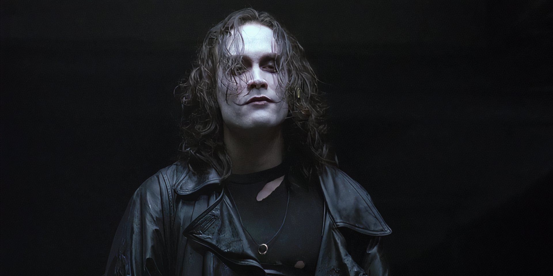 Reseña de El Cuervo: Brandon Lee es absolutamente inolvidable en el principal clásico de culto de los años 90