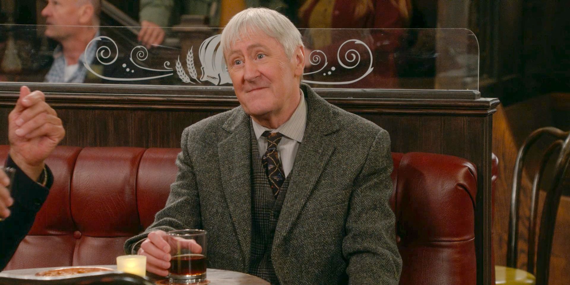 ¿Dónde estaba Alan de Nicholas Lyndhurst durante la serie original de Cheers y Frasier?